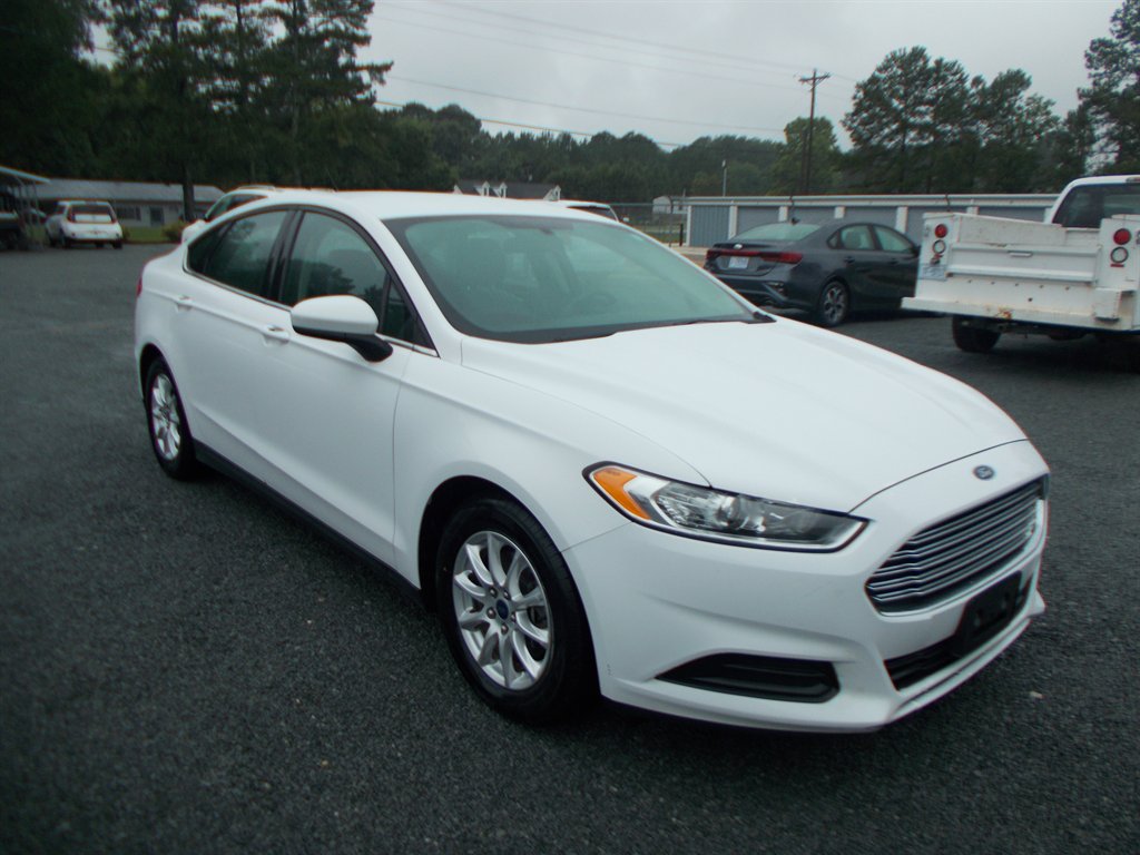 2016 Ford Fusion - $10,500
