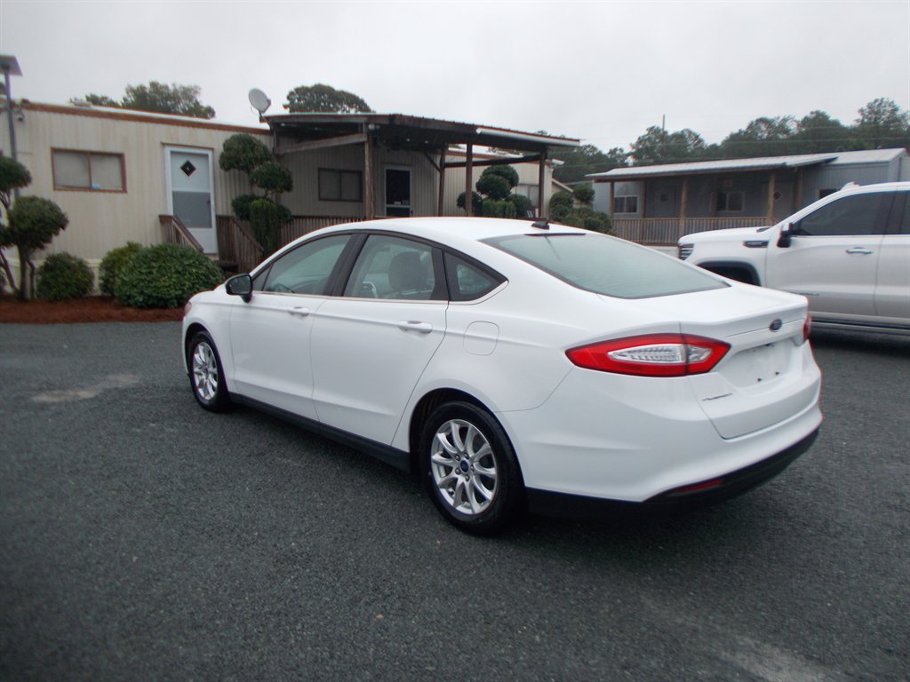 2016 Ford Fusion - $10,500