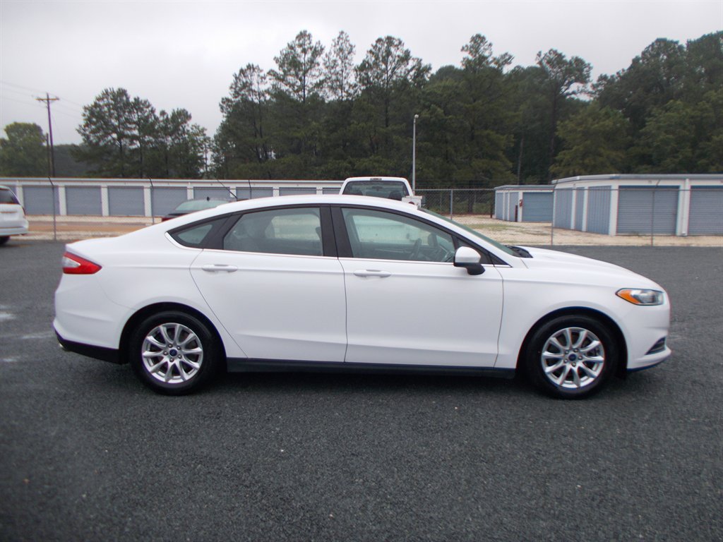 2016 Ford Fusion - $10,500