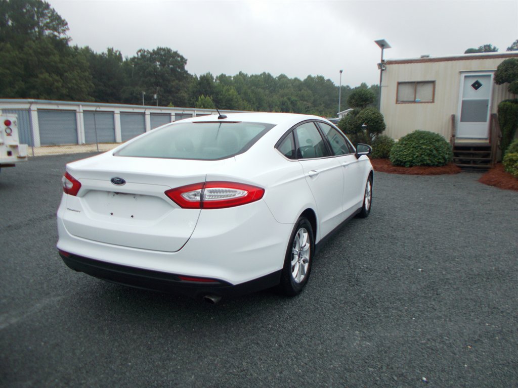 2016 Ford Fusion - $10,500