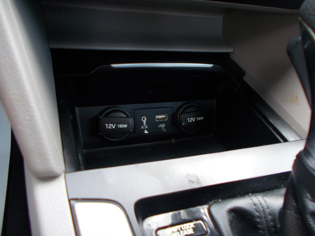 2017 Hyundai Elantra - $8,500