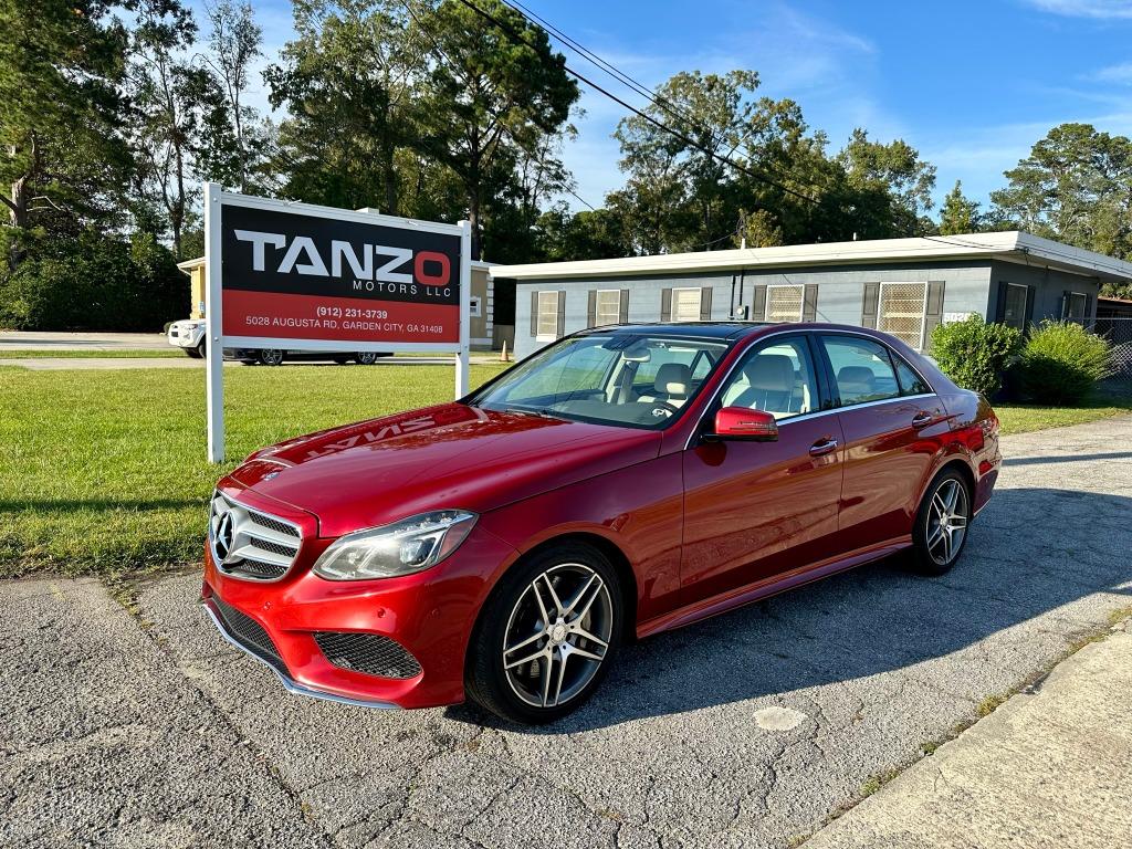 The 2014 Mercedes-Benz E-Class E550 4MATIC photos
