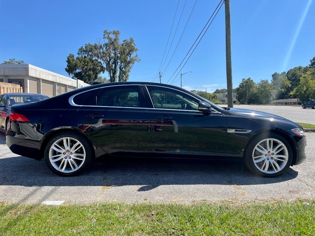 2017 Jaguar XF 35t Prestige photo