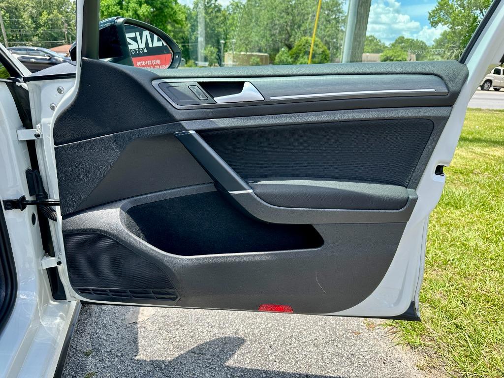 2021 Volkswagen Golf - $25,500