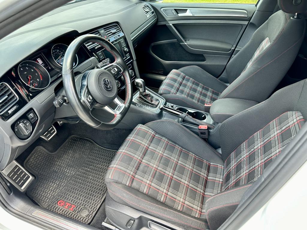 2021 Volkswagen Golf - $25,500