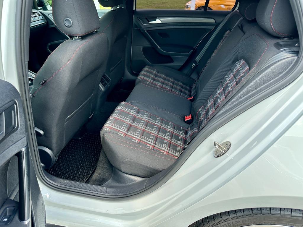 2021 Volkswagen Golf - $25,500