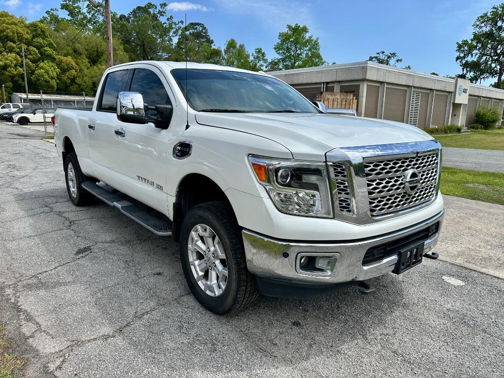 2017 Nissan Titan XD SL photo