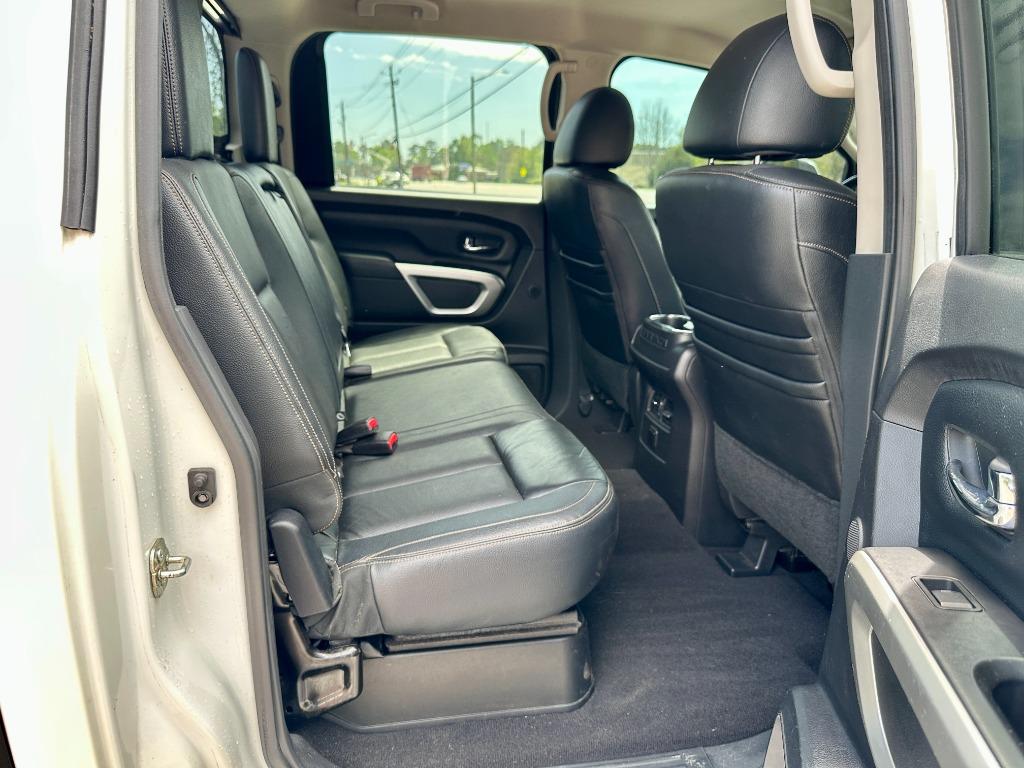 2017 Nissan Titan XD SL photo