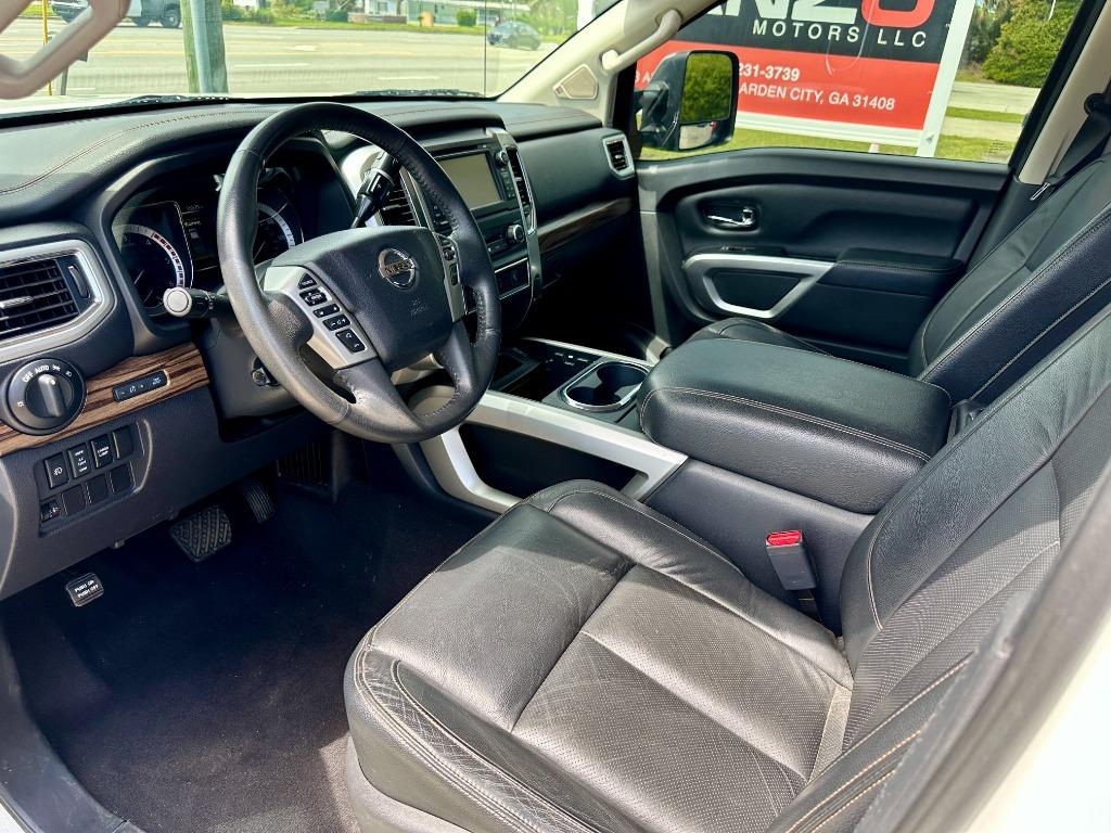 2017 Nissan Titan XD SL photo
