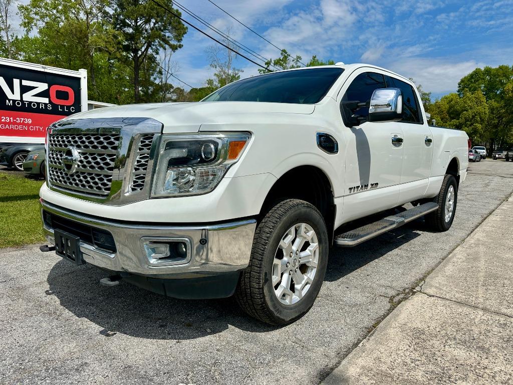 2017 Nissan Titan XD SL photo