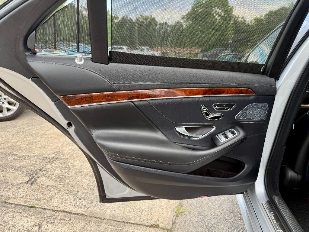 2014 Mercedes-Benz S-class - $18,500
