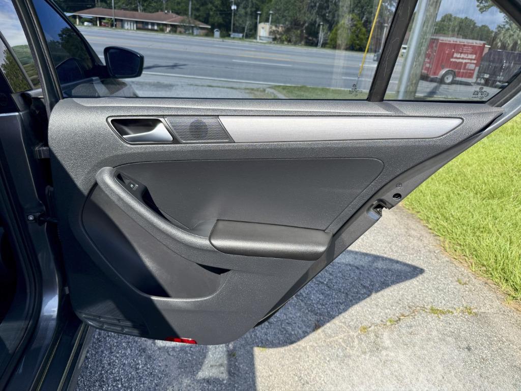 2015 Volkswagen Jetta - $6,500