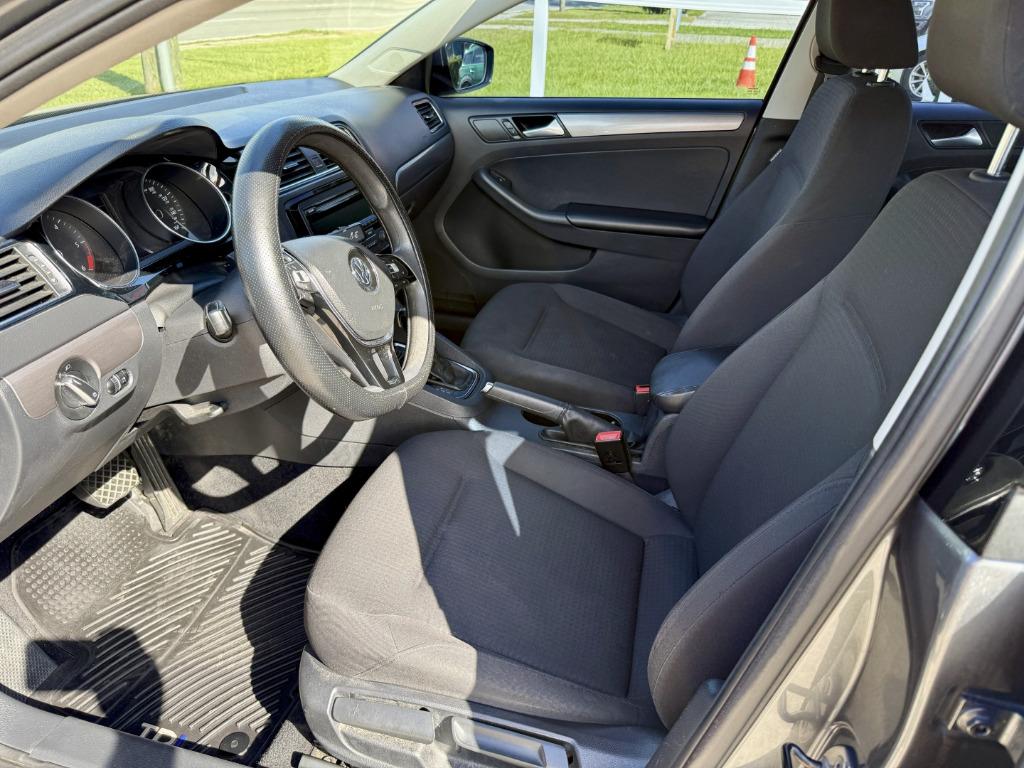 2015 Volkswagen Jetta - $6,500