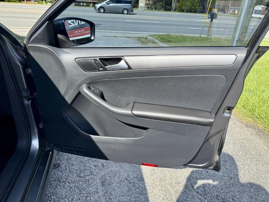 2015 Volkswagen Jetta - $6,500