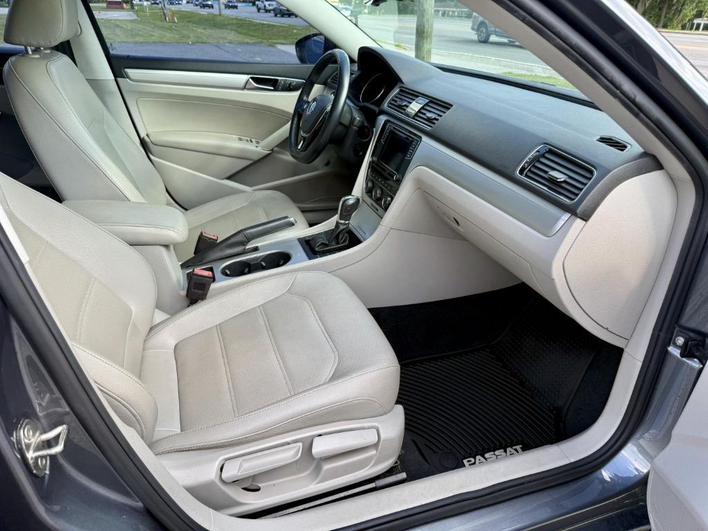 2019 Volkswagen Passat - $10,500