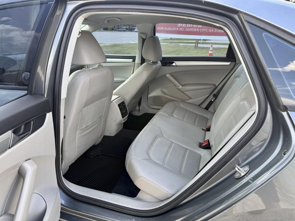 2019 Volkswagen Passat - $10,500