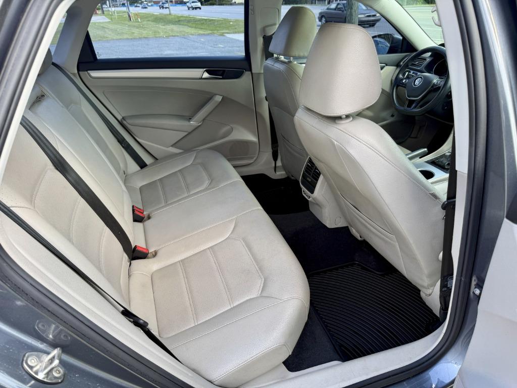 2019 Volkswagen Passat - $10,500