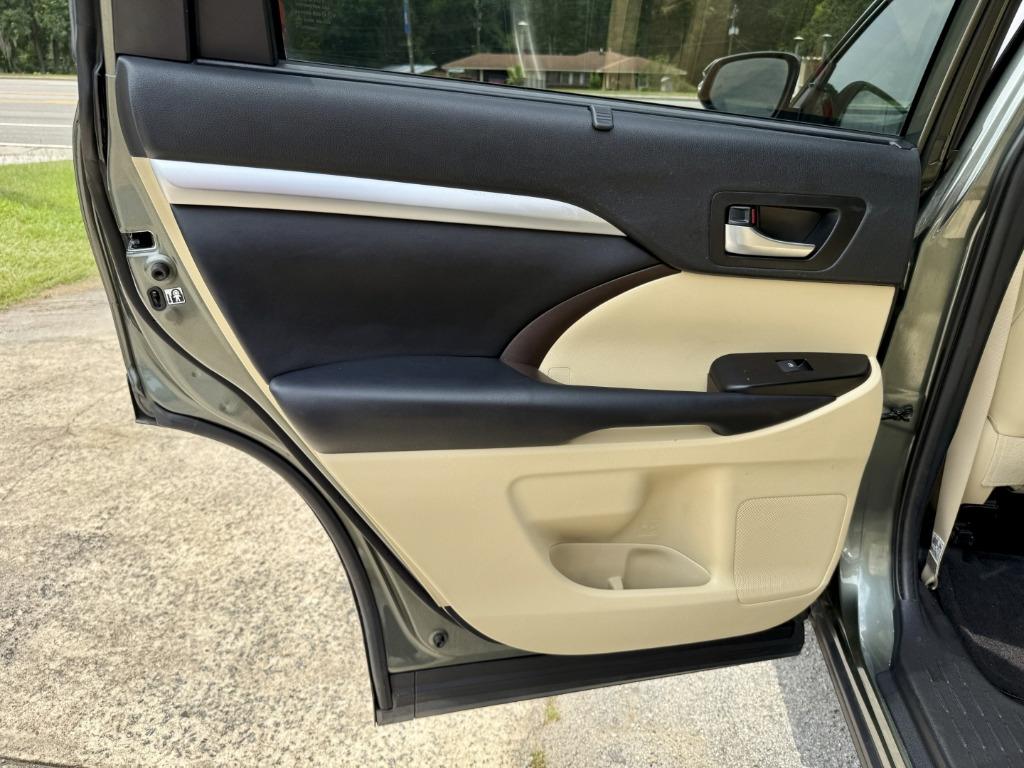 2019 Toyota Highlander - $26,000