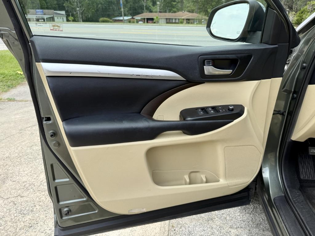 2019 Toyota Highlander - $26,000