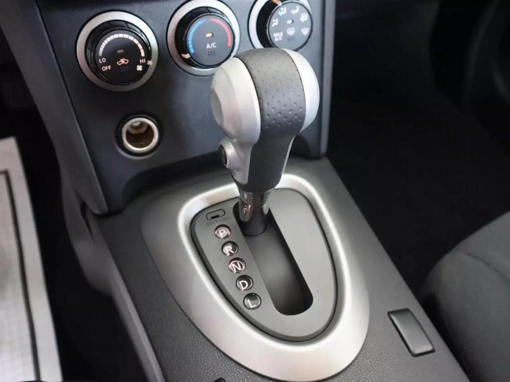 2015 Nissan Rogue Select S Sport Utility 4D photo