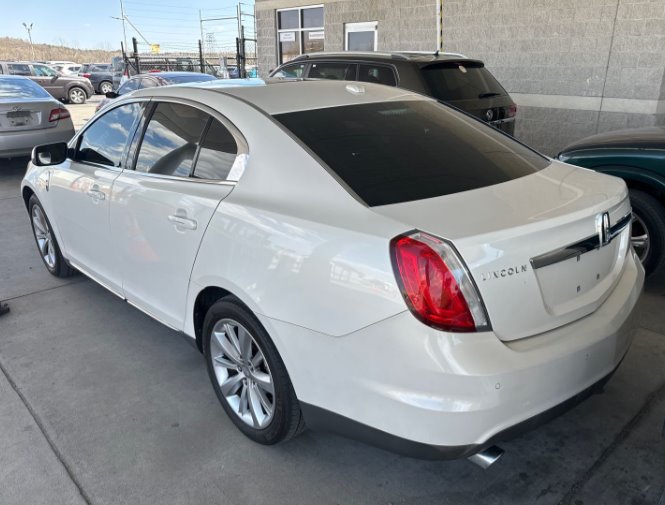 2009 Lincoln MKS photo