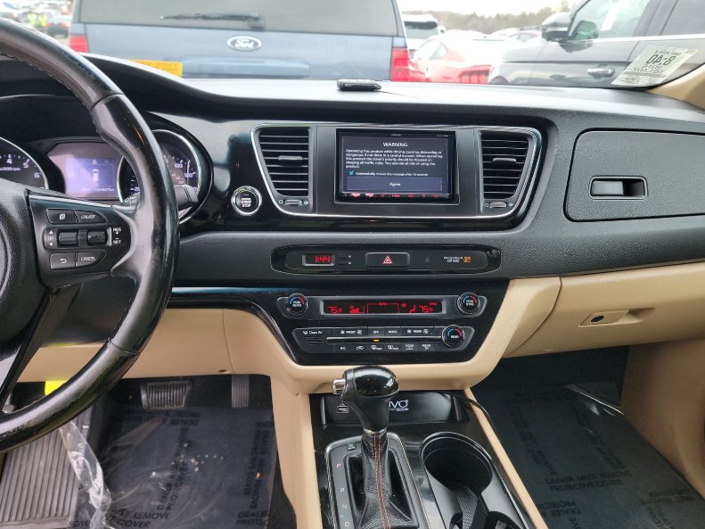 2016 Kia Sedona - $8,995