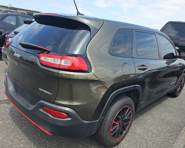 2015 Jeep Cherokee - $7,765