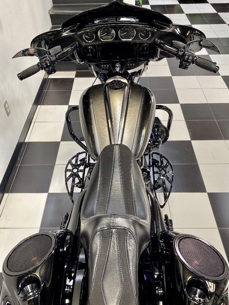 2019 Harley-Davidson Street Glide s  photo