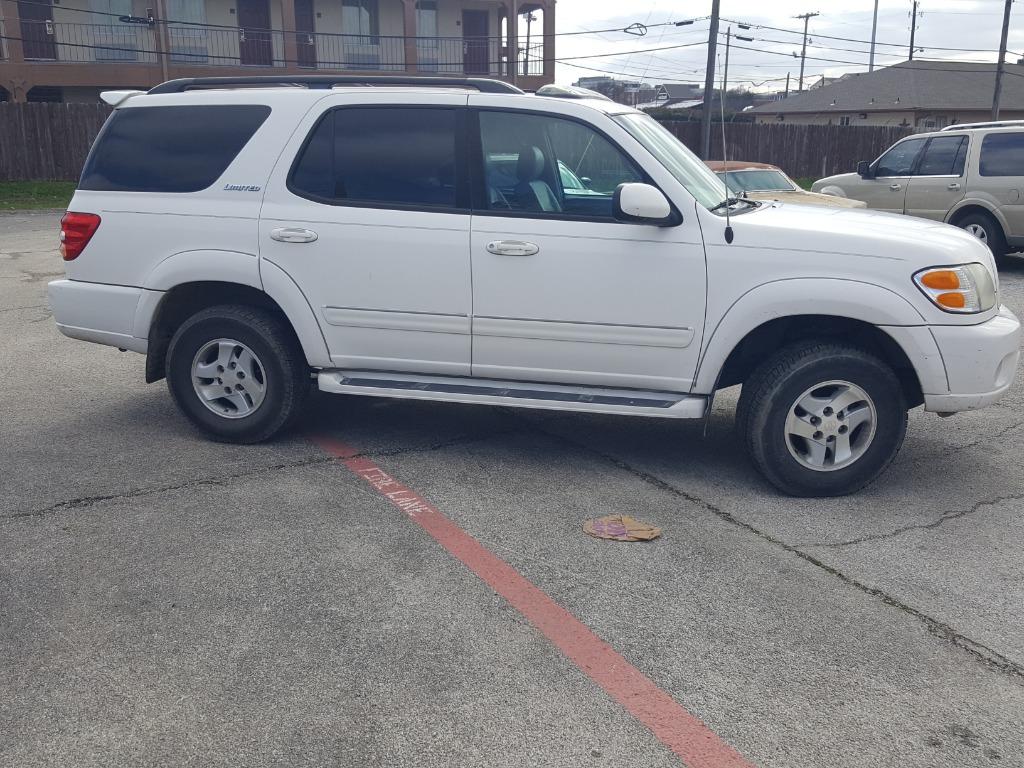 The 2002 Toyota Sequoia Limited photos
