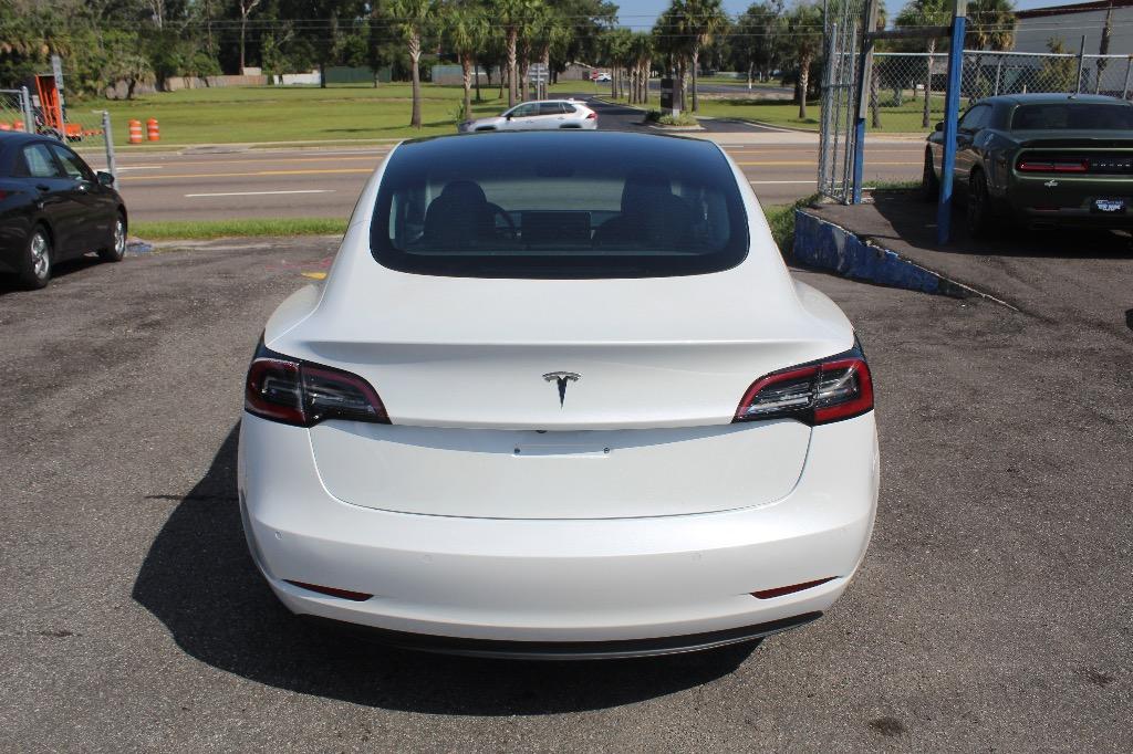 2022 Tesla Model 3 Standard Range Plus photo