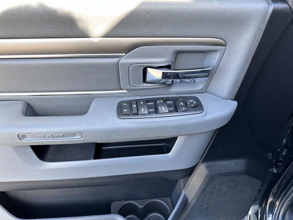 2016 RAM 1500 SLT photo