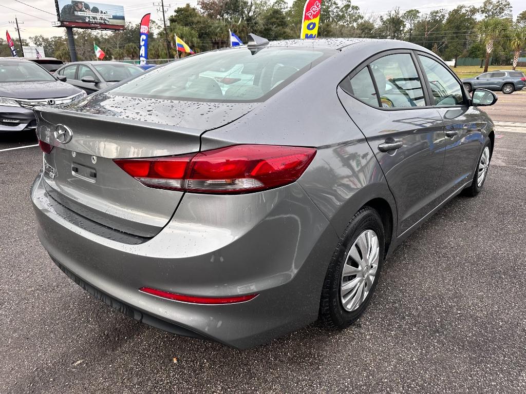 2017 Hyundai Elantra SE photo