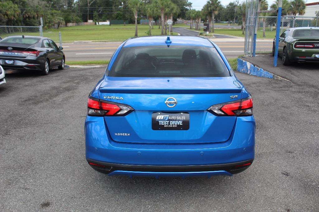 2020 Nissan Versa SR photo