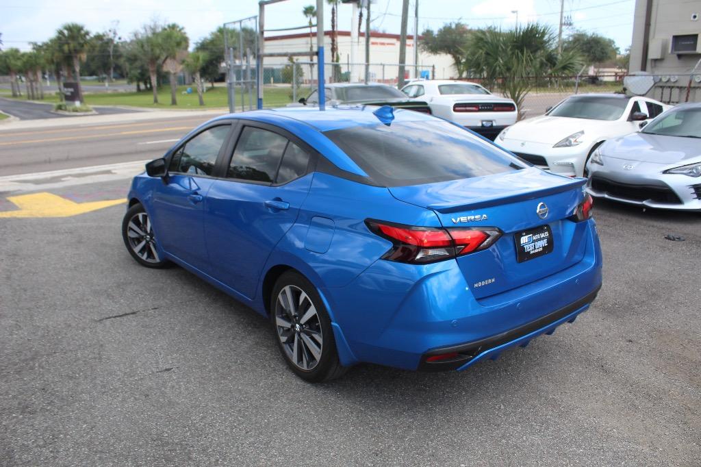 2020 Nissan Versa SR photo