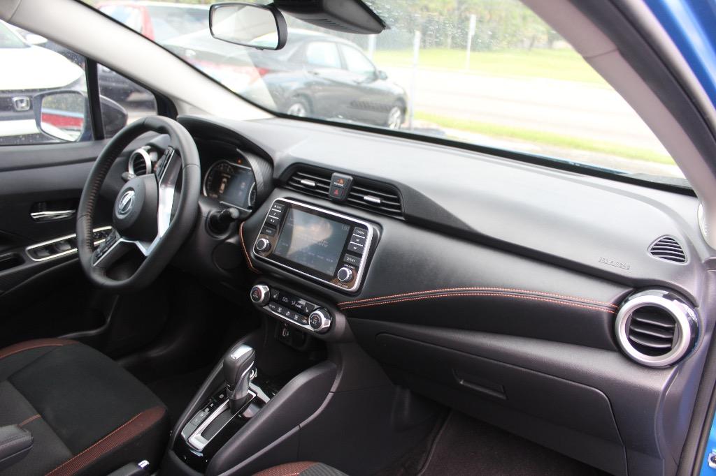 2020 Nissan Versa SR photo