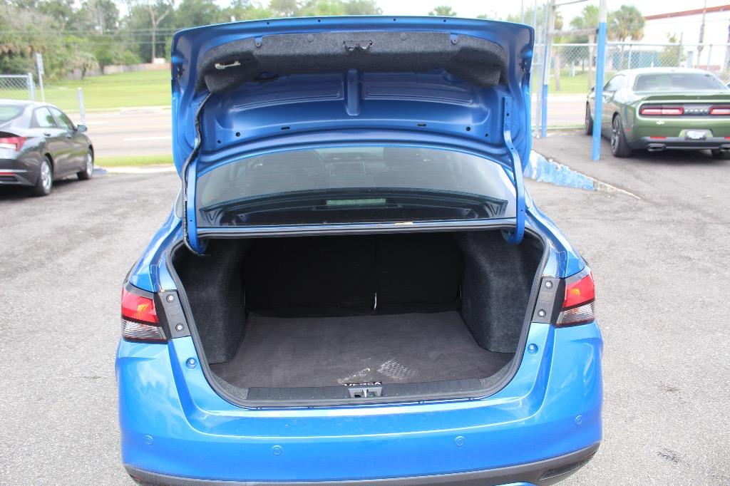 2020 Nissan Versa SR photo
