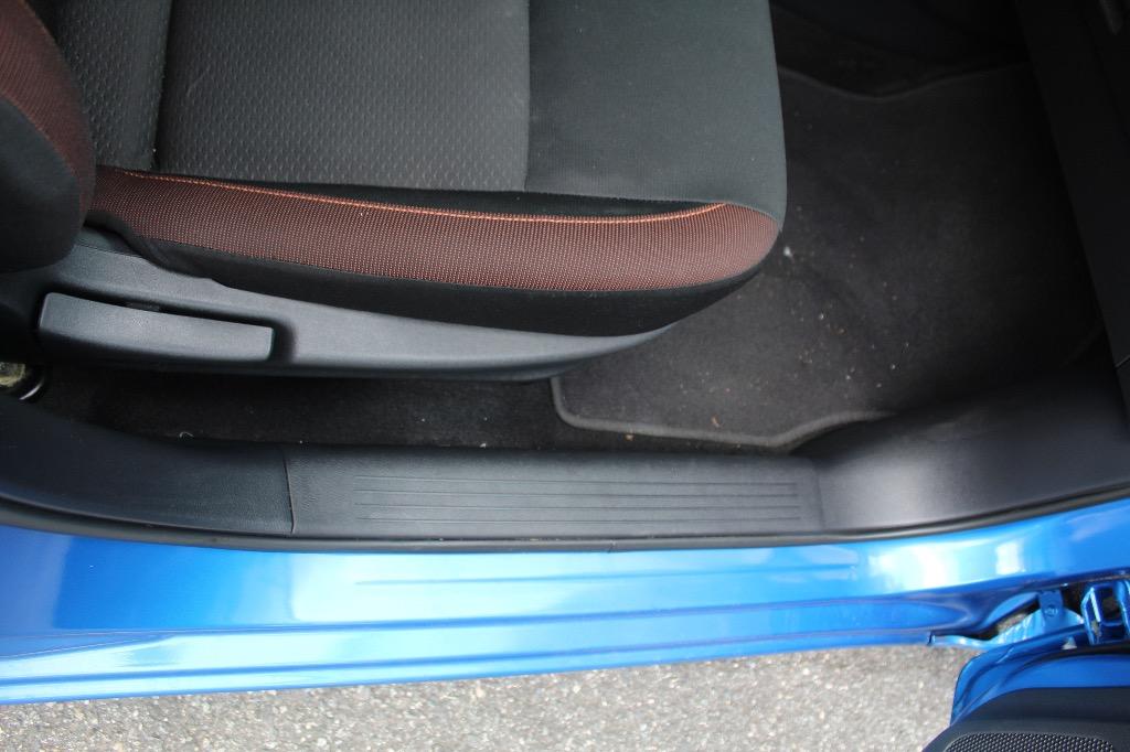 2020 Nissan Versa SR photo