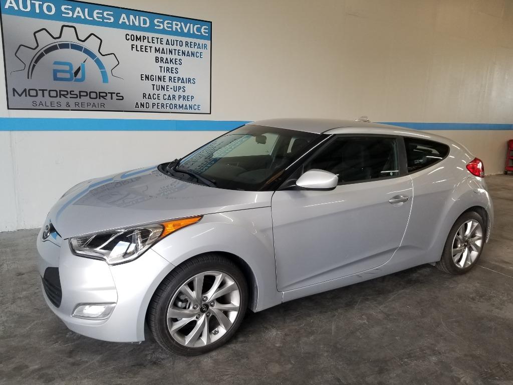 2017 Hyundai Veloster photo