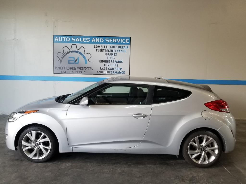 2017 Hyundai Veloster photo