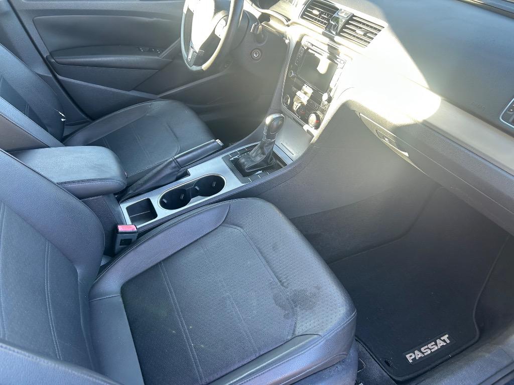2013 Volkswagen Passat - $9,295