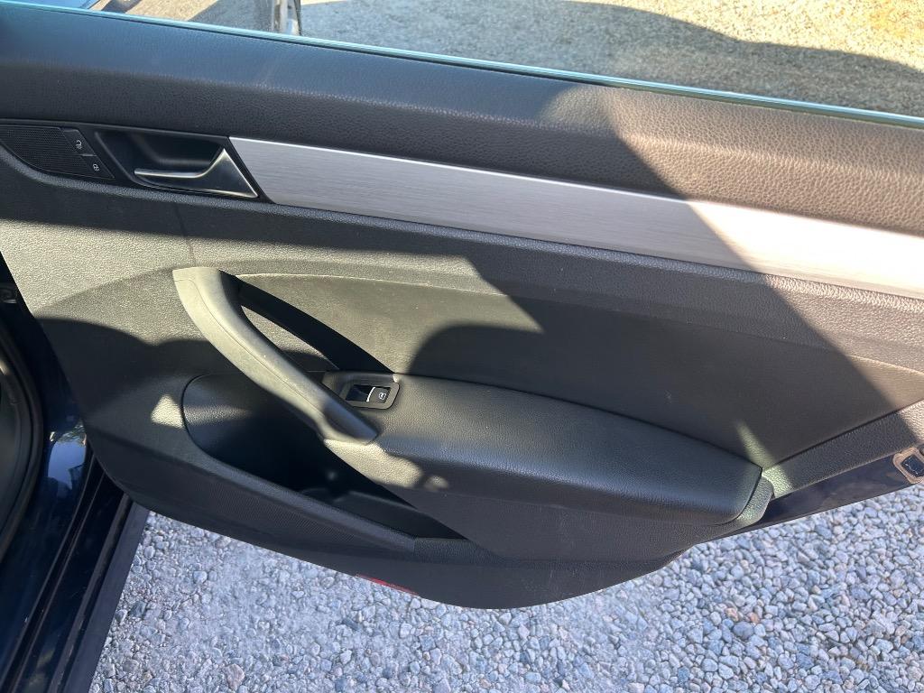 2013 Volkswagen Passat - $9,295