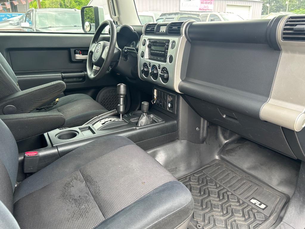 2007 Toyota FJ Cruiser - $14,900