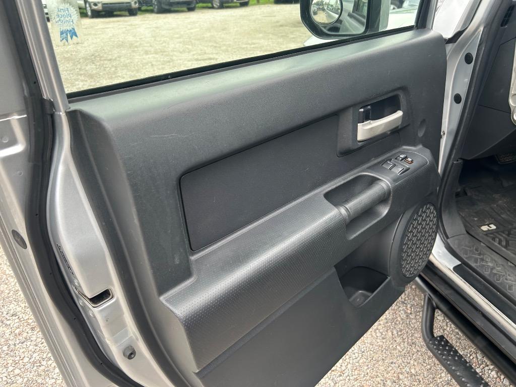 2007 Toyota FJ Cruiser - $14,900