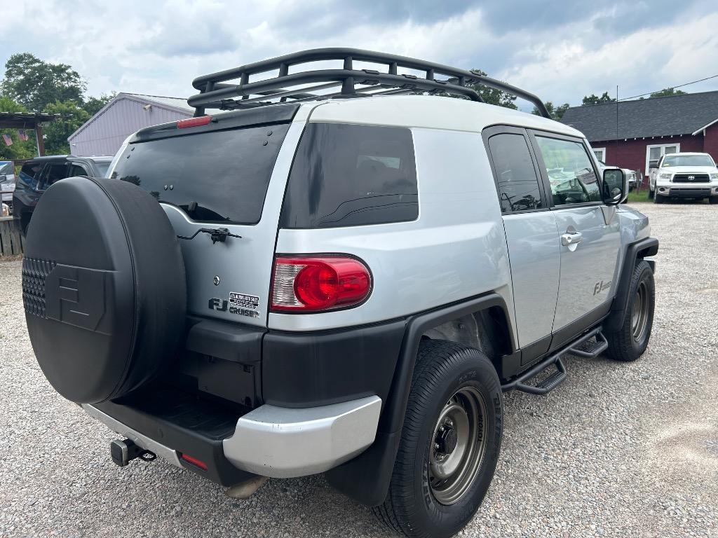 2007 Toyota FJ Cruiser - $14,900