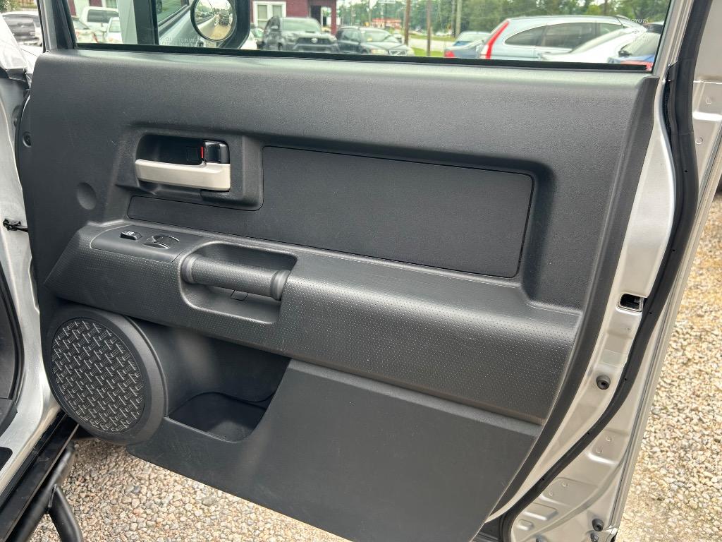 2007 Toyota FJ Cruiser - $14,900