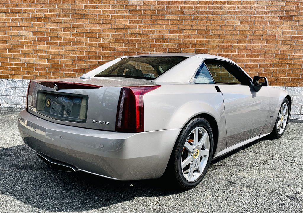 2004 Cadillac XLR photo