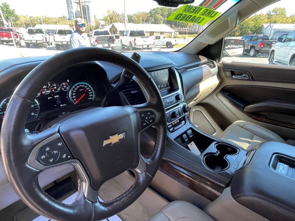 2017 Chevrolet Suburban 1500 LT photo