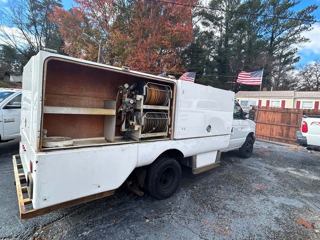 2011 Ford E-450 - $8,750