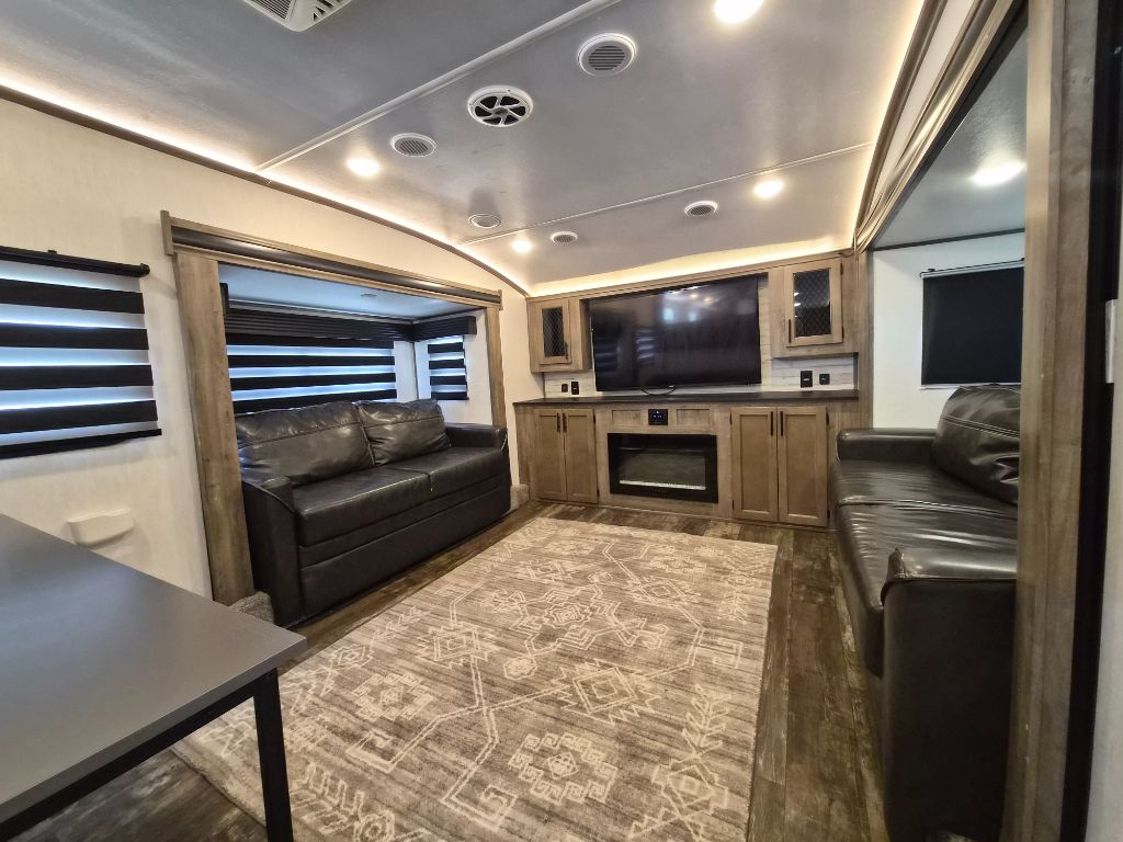 2021 Forest River Sabre - $42,980