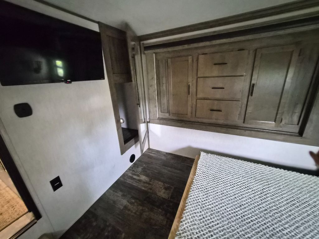 2021 Forest River Sabre - $42,980